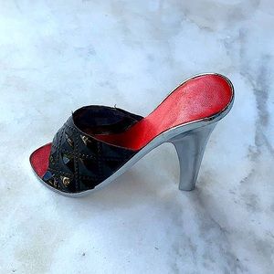 WILD EYE DESIGNS BOTTLE OPENER HIGH HEEL SILVER BLACK RED